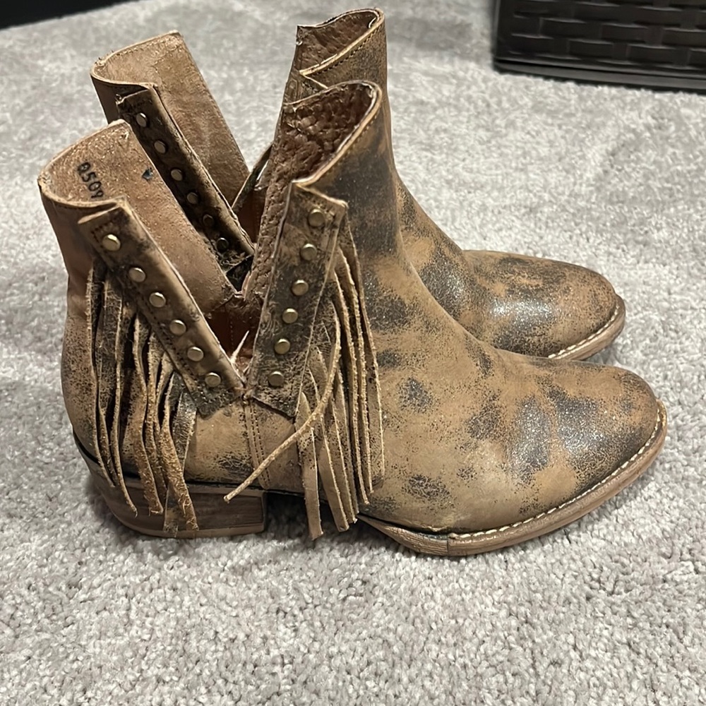 Ankle cowboy boots!
